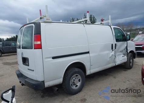 2005 Chevrolet Express z USA, uszkodzony, nr VIN 1GCHG35V551122178